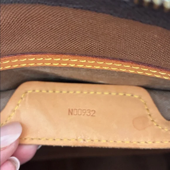 Louis Vuitton Flannery - Picture 8 of 13